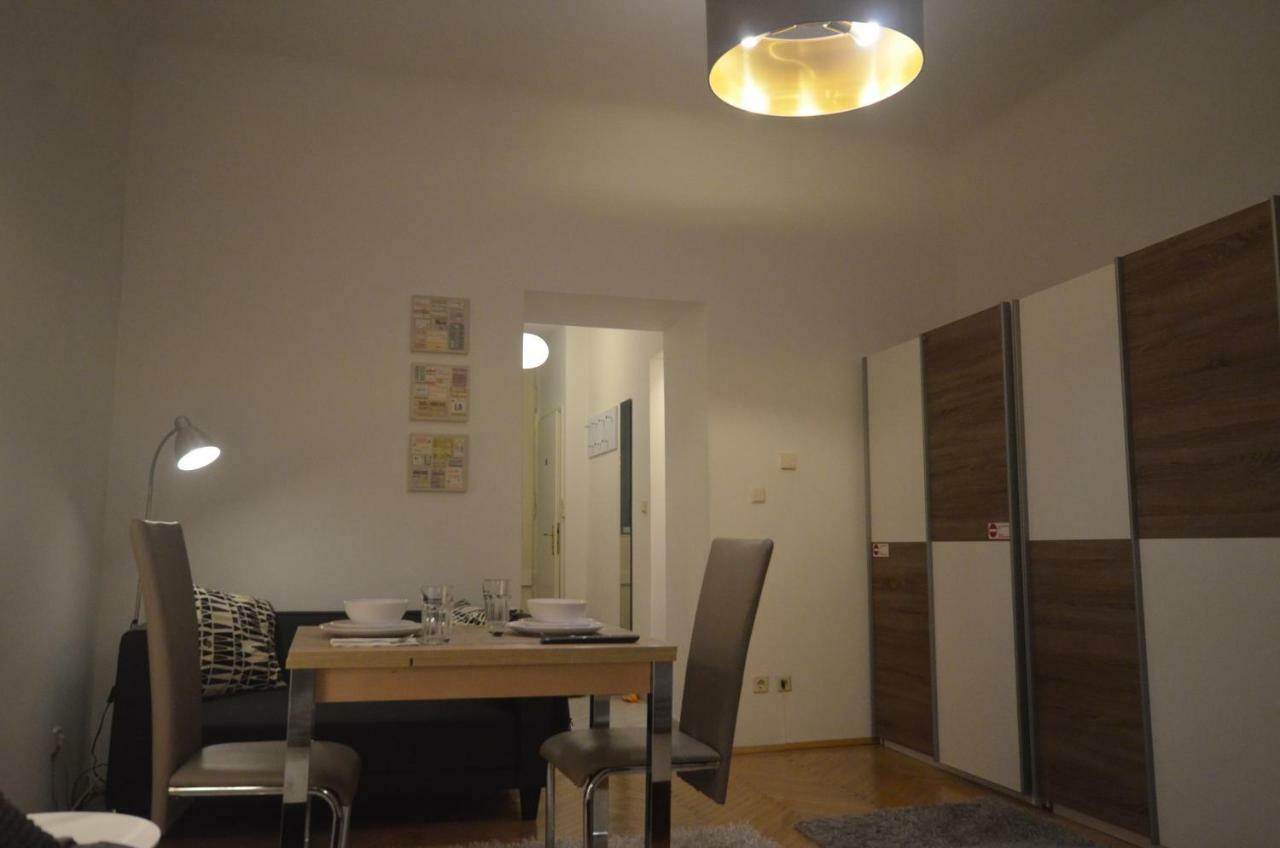 Charmante Altbauapartments Apostelgasse Apartament
