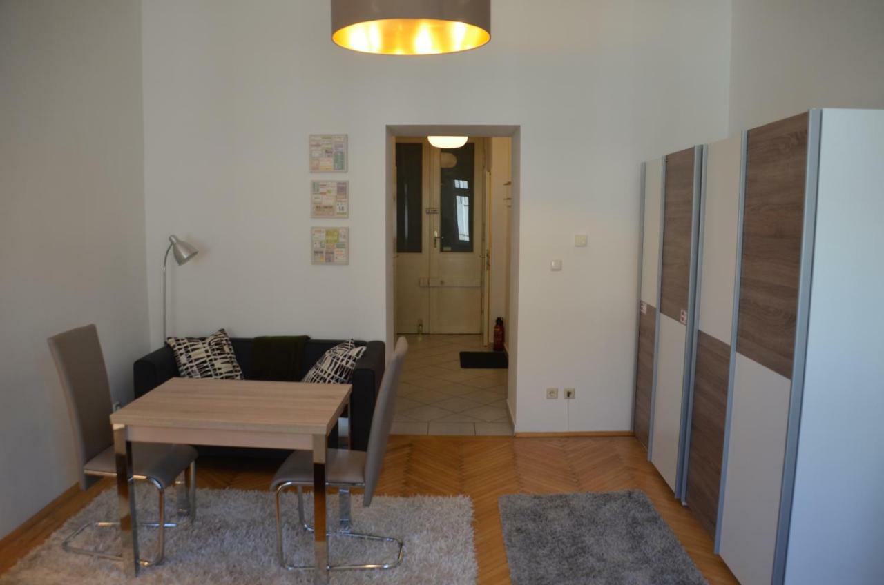 Charmante Altbauapartments Apostelgasse Apartament